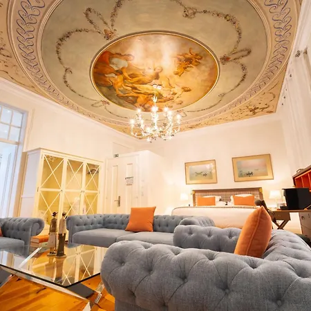 Once Upon Готель